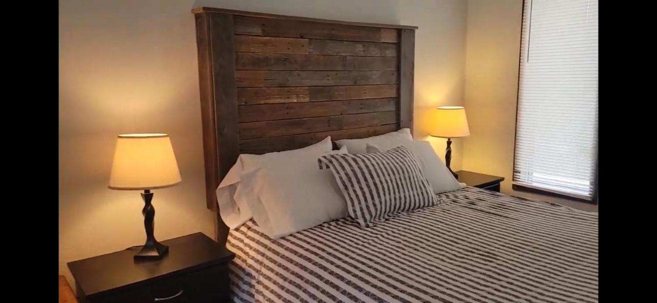 Rock Creek Mercantile & Motel Clinton Εξωτερικό φωτογραφία