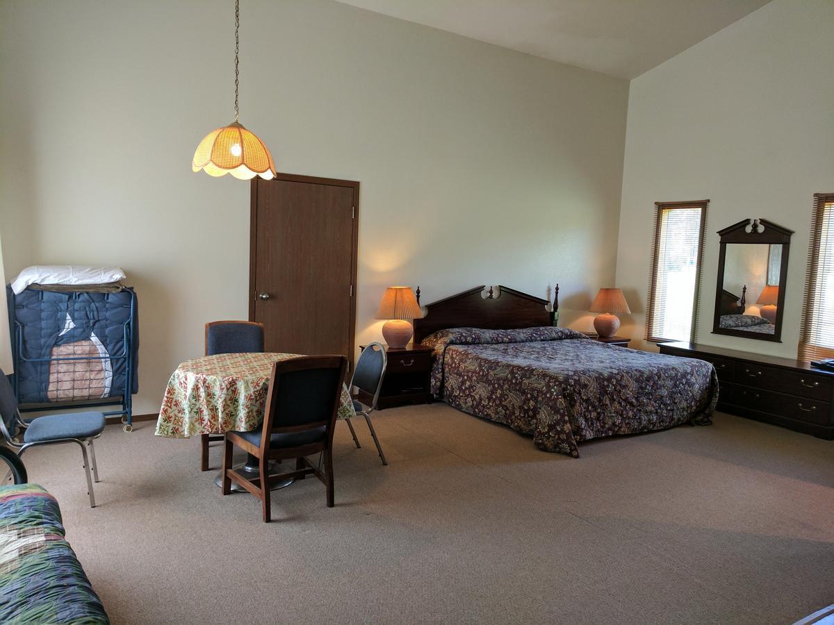 Rock Creek Mercantile & Motel Clinton Εξωτερικό φωτογραφία