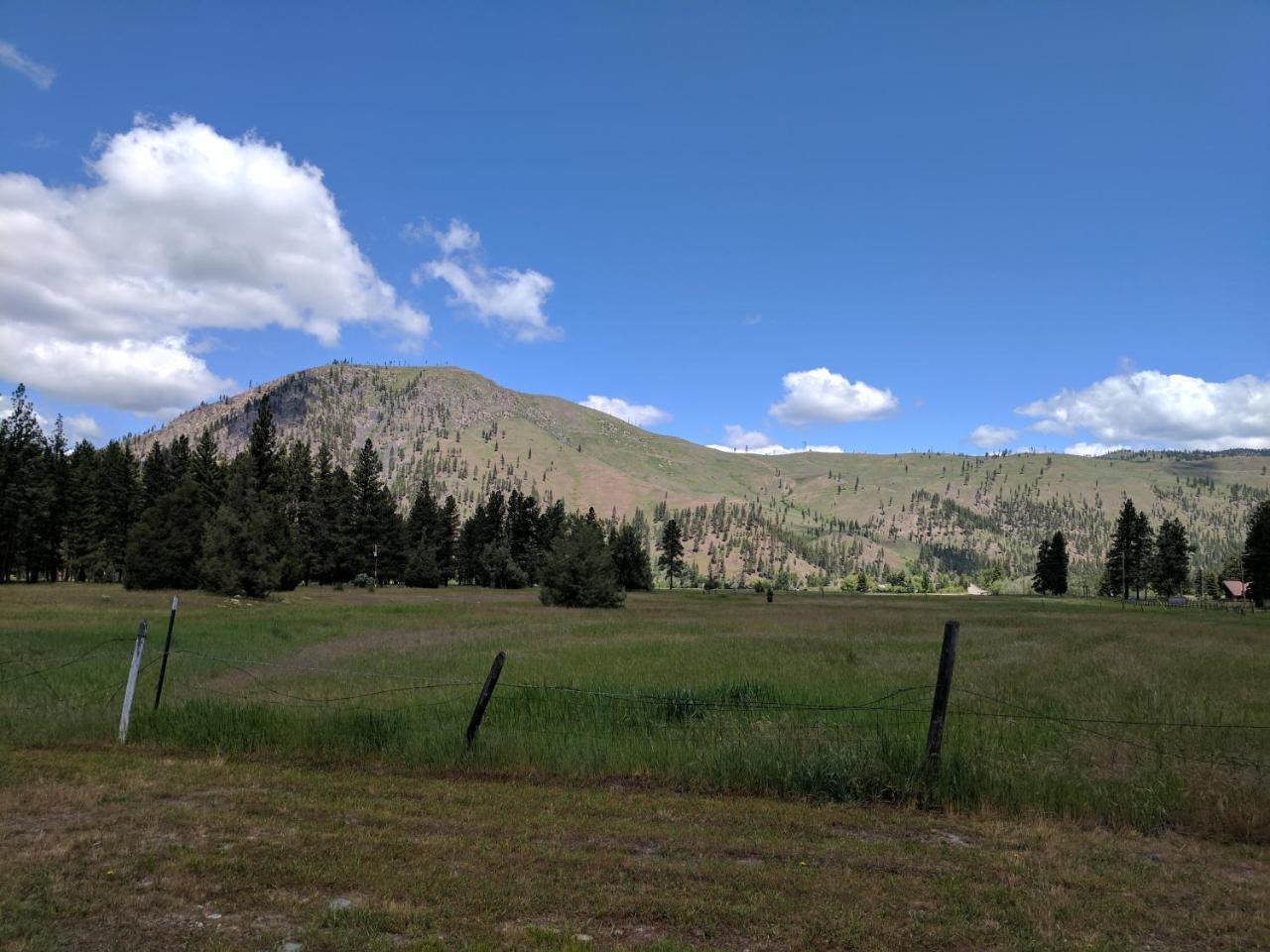 Rock Creek Mercantile & Motel Clinton Εξωτερικό φωτογραφία